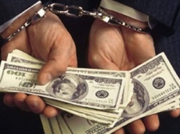 Пограничника в Закарпатской области задержали за более чем 10 тыс. долл. взятки