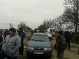 Активисты полностью перекрыли трассу Н-11 "Кривой Рог - Николаев" (ФОТО)