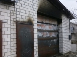 В Бердичевском районе из-за замыкания в электросети загорелись гаражи
