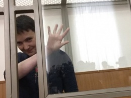 Надежде Савченко вручили украинский перевод приговора