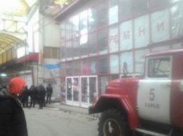 В Харькове горит кафе на Барабашово (ФОТО)