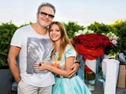 Певица Наталья Подольская намекнула на пополнение в семье