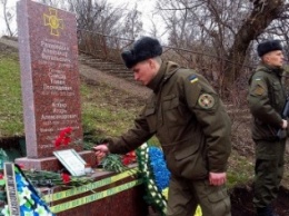 В Славянске почтили память погибших военных