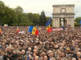 В Кишиневе люди вышли на масштабный митинг против присоединения к Румынии