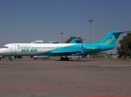 В Казахстане запретили полеты Fokker 100 без технических документов