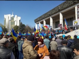 Митинг за объединение Молдавии с Румынией собрал до пяти тыс. человек, - независимые наблюдатели