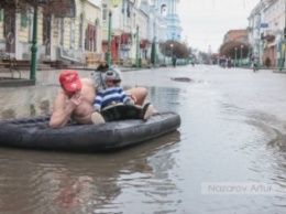 В Сумах «плавали» на Сотне (ФОТО)