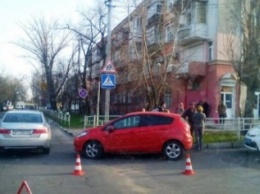 В Херсоне у Апелляционного суда очередное ДТП (фото)