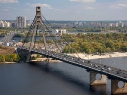 На Московском мосту ограничат движение транспорта