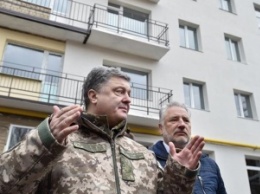 Порошенко озвучил страшную цифры разрушенных домов на Донбассе и оставшихся без жилья дончан