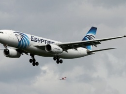 На борту захваченного самолета Egypt Air может быть бомба - СМИ