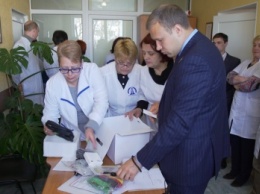 Депутат Одесского облсовета подарил Фонтанской амбулатории новый кардиограф
