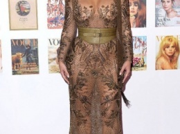 Ким Кардашьян появилась на вечеринке Vogue в прозрачном платье