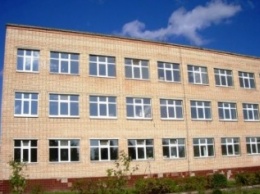 В школах Бердянска ставят непроветриваемые окна в ущерб здоровью детей