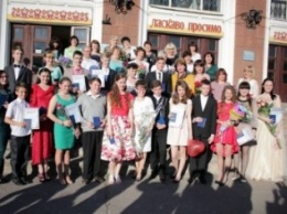 В Мирнограде (Димитрове) состоялся торжественный отчетный концерт музыкальной школы