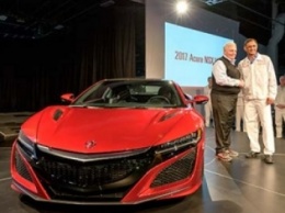 Acura продала первый серийный суперкар NSX (ВИДЕО)