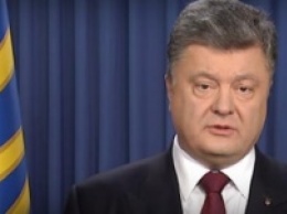 Порошенко пообещал продолжать бороться за освобождение всех украинских заложников