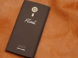 Alcatel выпустит смартфон Flash 3 с чипсетом Helio X20