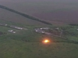 Опубликовано видео уничтожения БМП боевиков под Новотроицким