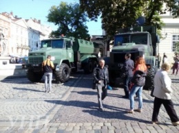 Пограничники продемонстрировали свою технику в центре Львова