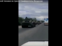 В Сети появились кадры передвижения по Крыму большой колонны военной техники (ВИДЕО)
