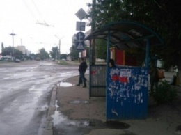 Николаевская полиция требует демонтировать остановку на ЖД вокзале (ФОТО)