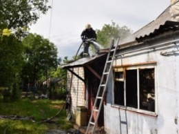 В Николаеве горел жилой дом (ФОТО)