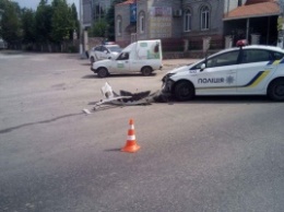 Пьяный водитель врезался в машину патрульных в Запорожье - подробности