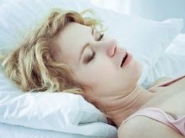 Ученые: Менопауза может вызвать апноэ во сне
