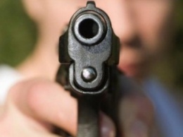 На одесской Молдаванке парень пугал посетителей бара пистолетом