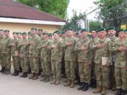 Мариупольских пограничников и бойцов отряда морской охраны наградили за службу (ФОТО)