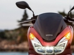 Honda обновила популярную версию скутера PCX 125 2017 года