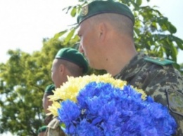 В Мариуполе почтили память погибших пограничников (ФОТО)