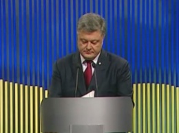 Порошенко выразил соболезнования в связи со смертью архиепископа Мальчука