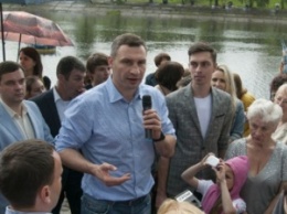 Кличко посетил открытие полностью обновленного фонтана на Русановском канале