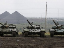 Угроза в АТО: из России на Донбасс поехали десятки танков и САУ