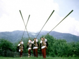Трембита - самый длинный музыкальный инструмент в мире. Как их делают?