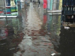 Дождь, град, сильный ветер. Харьков пострадал от стихии