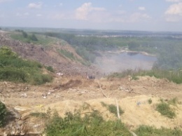 Причиной пожара на свалке вблизи Львова, где завалило спасателей, мог быть поджог, - мэрия