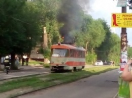 В Запорожье горел трамвай (ФОТО)