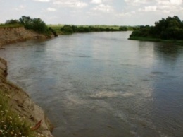 На берегу реки в Дагестане обнаружен труп девушки, жестоко зарезанной за разнесение ВИЧ-инфекции
