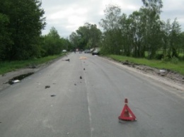 В Черниговской области пьяный водитель протаранил толпу выпускников - трое погибших и пятеро раненых