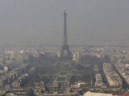 Власти Парижа запретили въезд старых машин в центр города