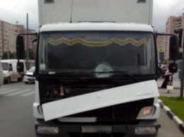 В Харькове под колеса грузовика попал пешеход