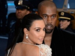 Развода не будет: Ким Кардашьян выпустила эмодзи с изображением мужа