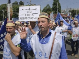 В Румынии тысячи учителей провели акцию протеста