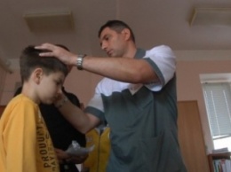 Штаб Ахметова продлил прием заявок на реабилитацию раненых детей