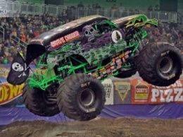 BKT Tires «обует» бигфуты европейского автошоу Monster Jam