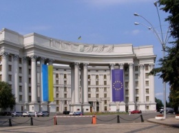 Украина упростила выдачу виз для иностранцев