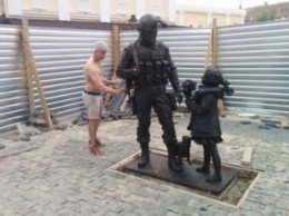 Министр обороны РФ торжественно откроет памятник «Вежливым людям» в Симферополе